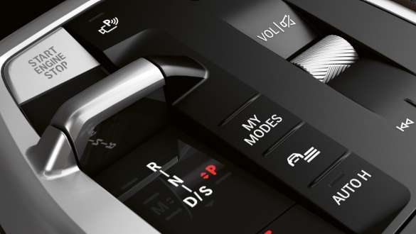 BMW Série 2 Active Tourer 230e Hybride Rechargeable U06 2021 - modes d’entraînement BMW Série 2 Active Tourer 230e Hybride Rechargeable U06 2021 - modes d’entraînement, commutateur de console centrale en gros plan