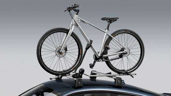 Porte-vélos arrière Pro 2.0 de la BMW Série 4 Coupé G22 2020 Porte-vélos arrière Pro 2.0 de la BMW Série 4 Coupé G22 2020, vue en gros plan