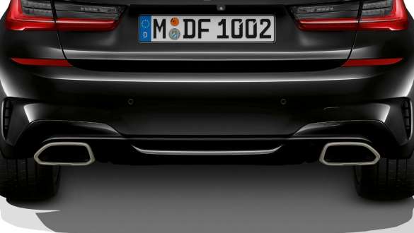 Embouts d'échappement exclusifs de la BMW M340i xDrive Berline G20 2020 Vue en gros plan de la BMW M340i xDrive Berline G20 2020 Saphirschwarz metallic avec embouts d'échappement chromés exclusifs