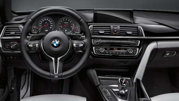 Poste de conduite orienté vers le conducteur BMW M4 Cabrio, poste de conduite orienté vers le conducteur