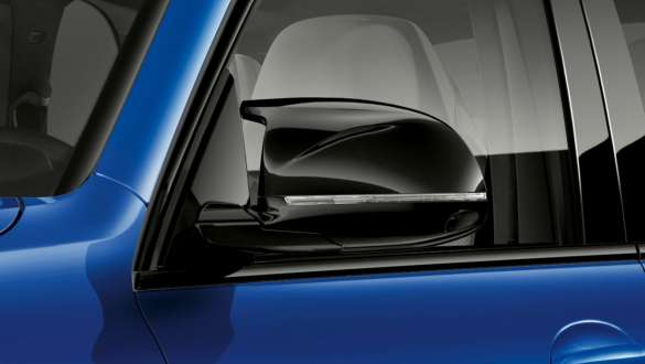 Coques de rétroviseur de la BMW X5 M Competition Coques des rétroviseurs extérieurs en Schwarz hochglänzend, BMW X5 M Competition F95 en Marina Bay Blau metallic, extérieur