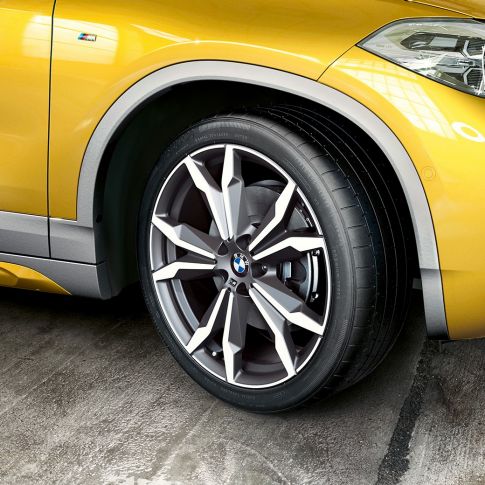Jantes en alliage léger de la BMW X2 2018 F39 Jantes en alliage léger de la BMW X2 2018 F39 Galvanic Gold metallic