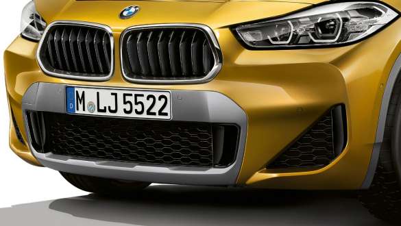 Prises d'air de la BMW X2 F39 Vue avant des prises d’air de la BMW X2 2018 F39 Galvanic Gold metallic