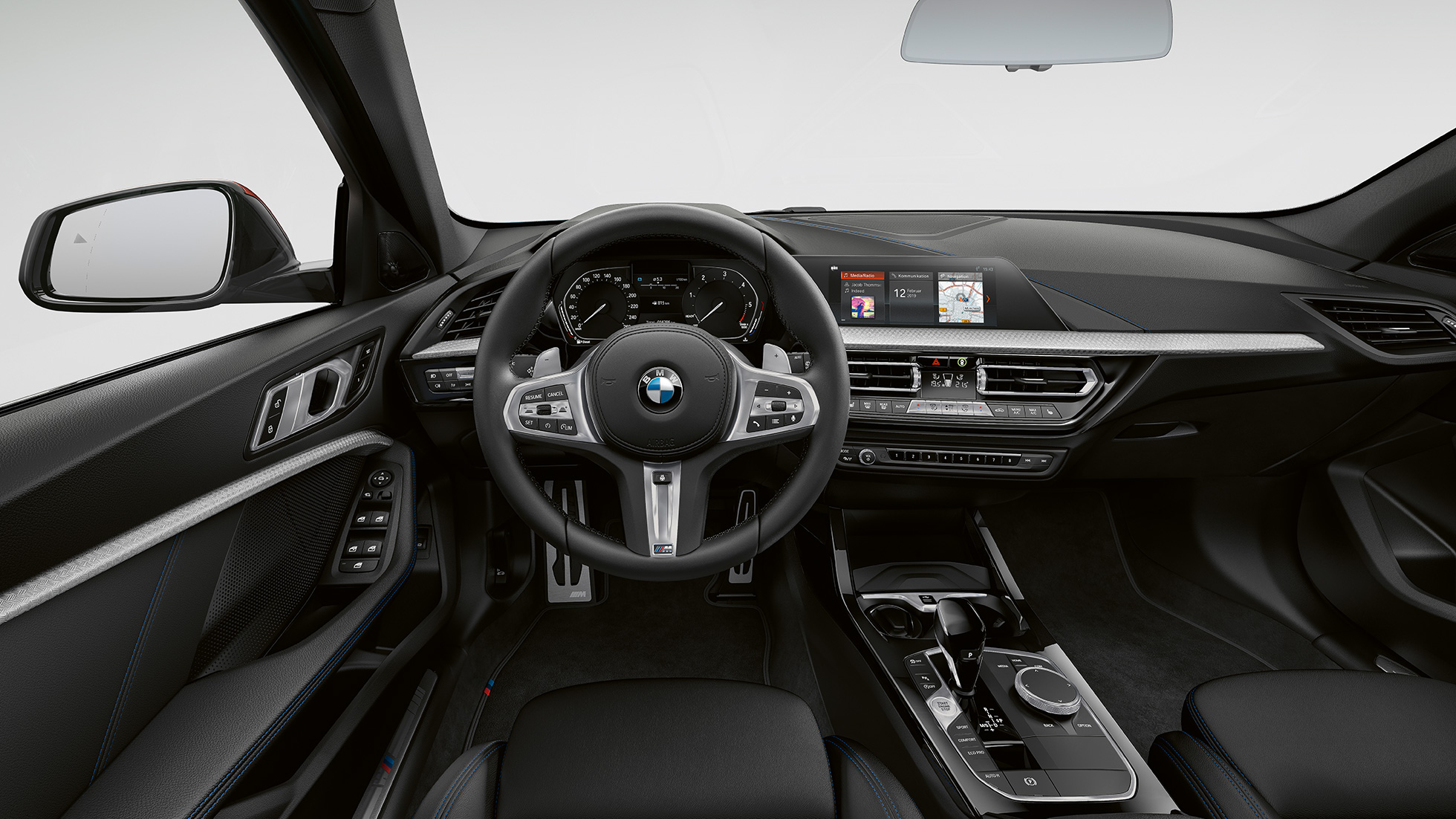 Volant M en cuir. BMW Série 1, Modèle M Sport, poste de conduite avec volant M en cuir.