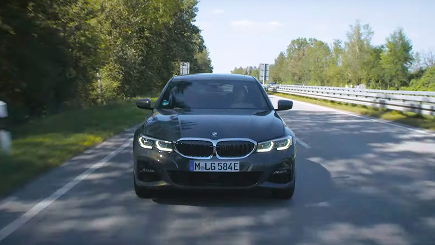 BMW Série 3 Berline G20 BMW Plug-in Hybrid roulant sur route vue avant