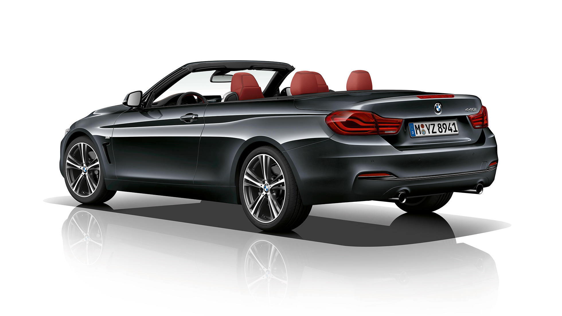 BMW Série 4 Cabrio, Modèle Sport, vue de trois quarts de la poupe BMW Série 4 Cabrio, Modèle Sport, vue de trois quarts de la poupe