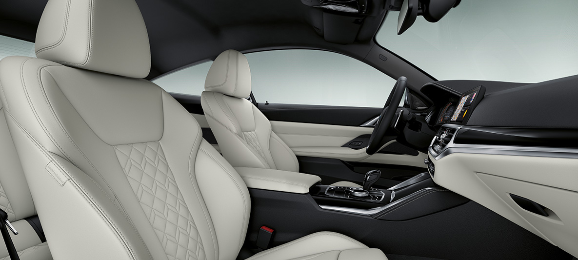 Revêtement intérieur cuir Elfenbeinweiß BMW Série 4 Coupé Individual G22 2020 intérieur BMW Individual revêtement intérieur cuir étendu Merino Elfenbeinweiß BMW Série 4 Coupé Individual G22 2020 intérieur