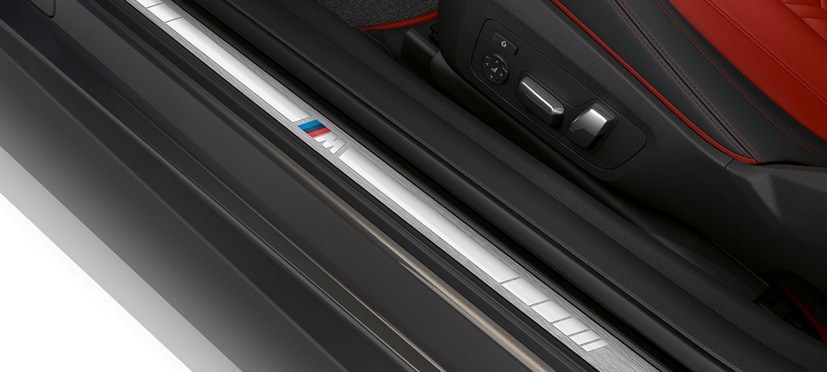 Seuils de portes BMW Série 4 Coupé G22 2020 Individual habitacle Seuils de portes avec inscription BMW Individual BMW Série 4 Coupé G22 2020 poste de conduite intérieur
