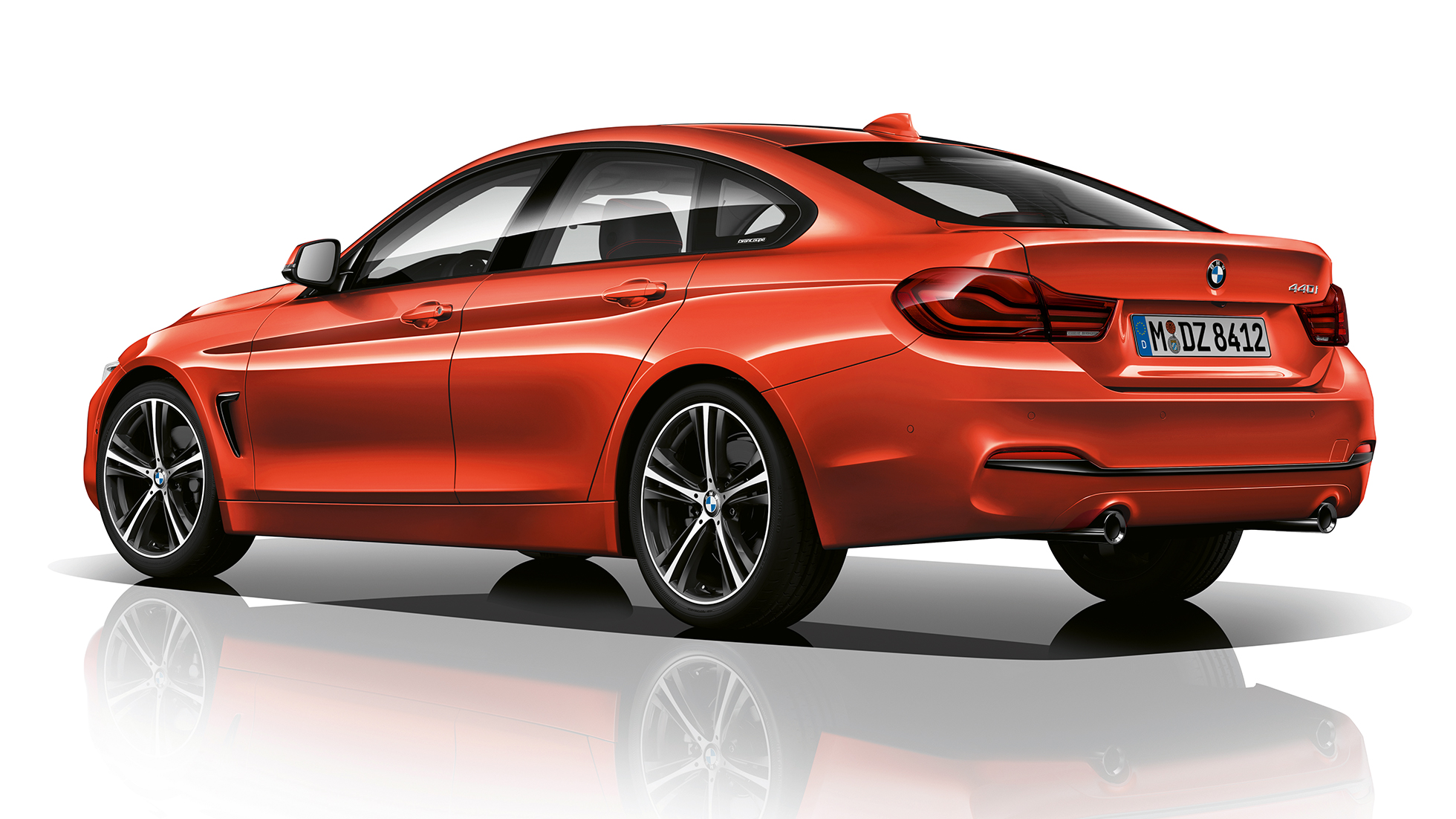 BMW Série 4 Gran Coupé, Modèle Sport, vue de trois quarts de la poupe BMW Série 4 Gran Coupé, Modèle Sport, vue de trois quarts de la poupe