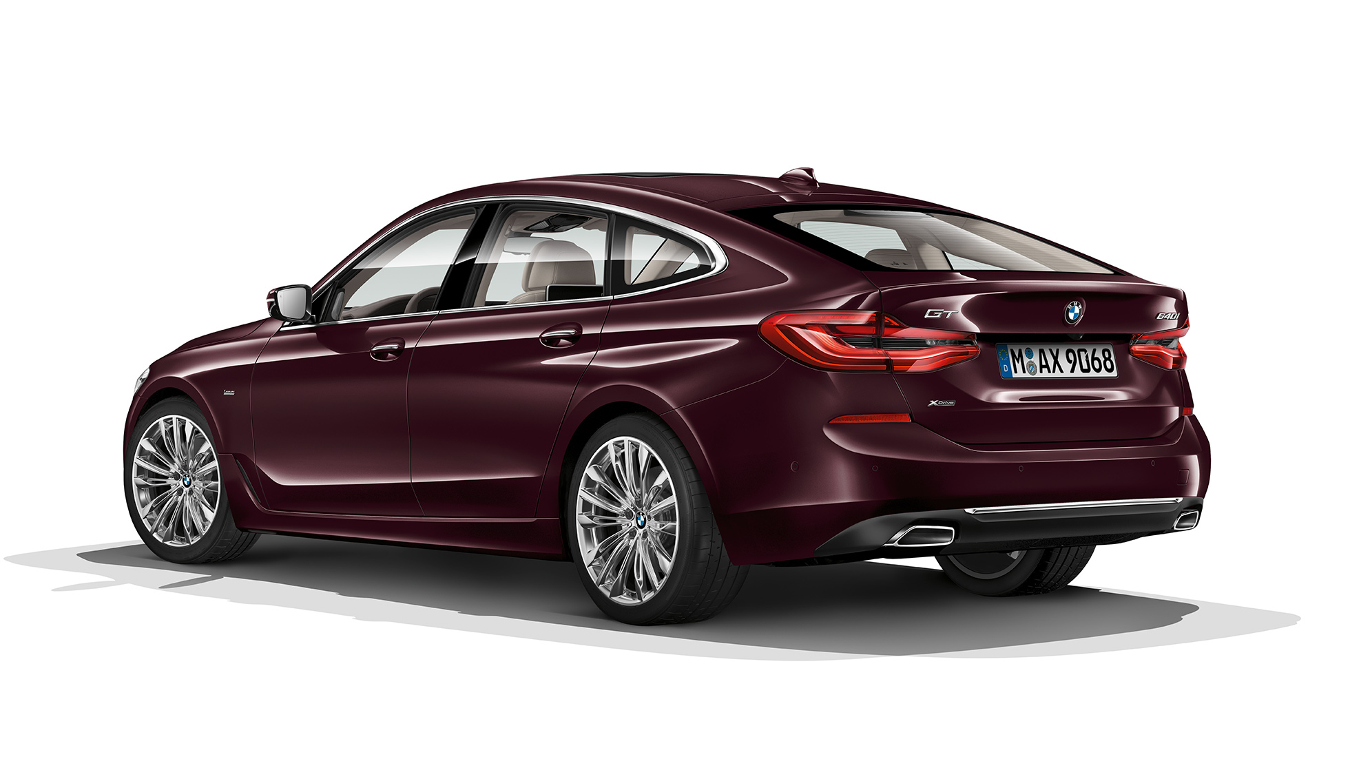 BMW Série 6 Gran Turismo G32 Luxury Line vue de trois quarts arrière BMW Série 6 Gran Turismo G32 2017 Luxury Line Royal Burgundy Red vue de trois quarts arrière