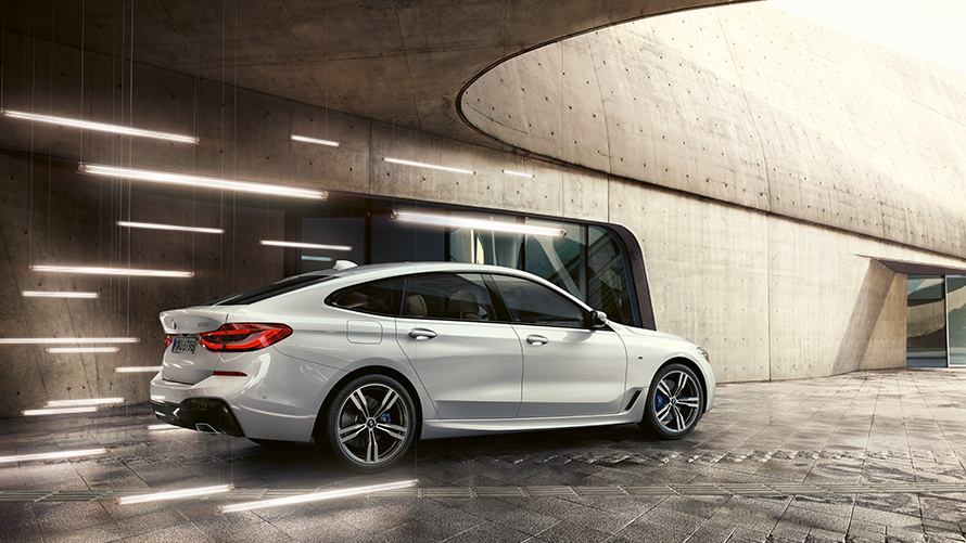 BMW Série 6 Gran Turismo G32 2017 Mineralweiß metallic vue latérale de trois quarts