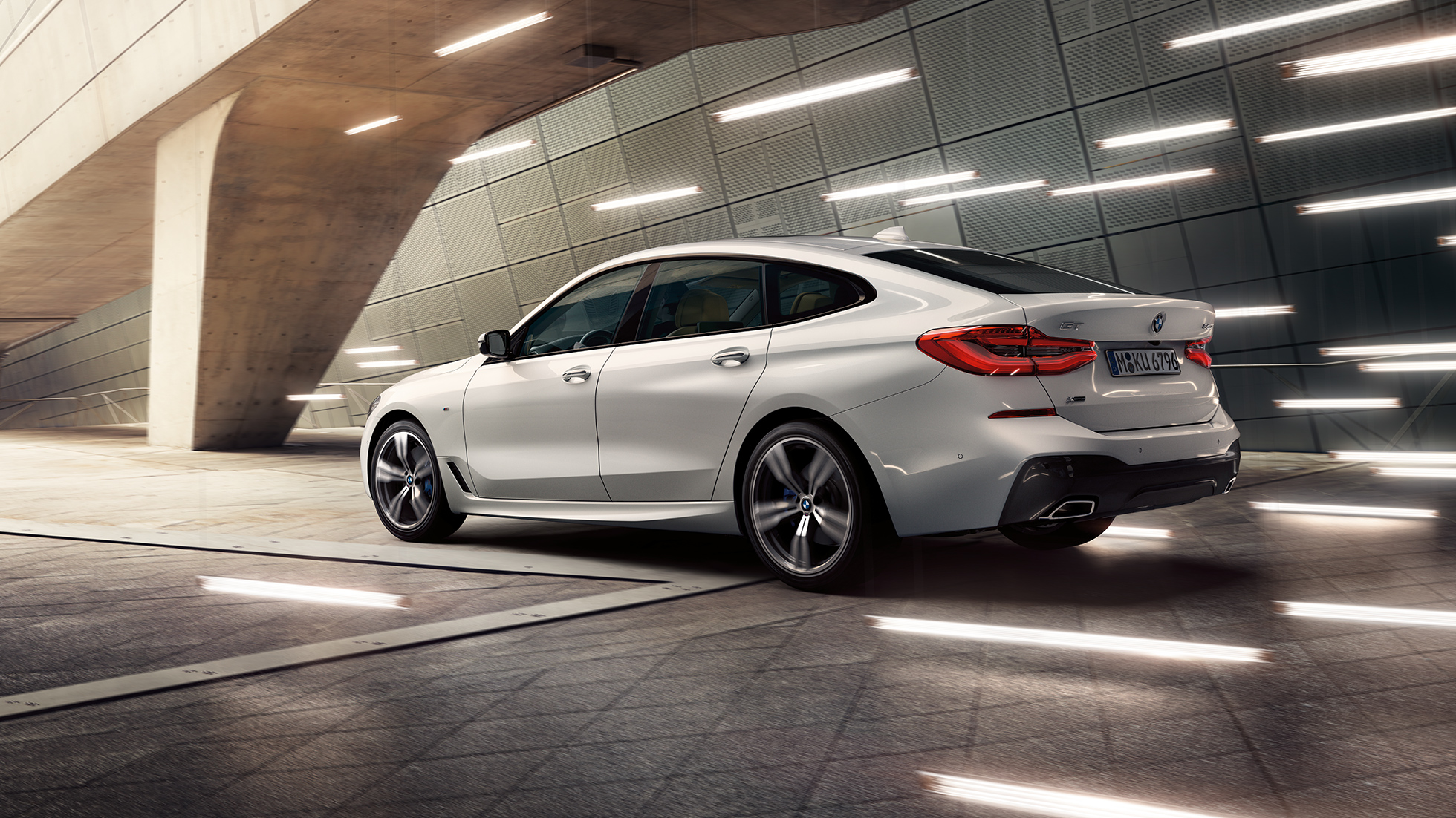 BMW Série 6 Gran Turismo G32 Vue latérale de trois quarts arrière BMW Série 6 Gran Turismo G32 2017 Mineralweiß metallic Vue latérale de trois quarts arrière
