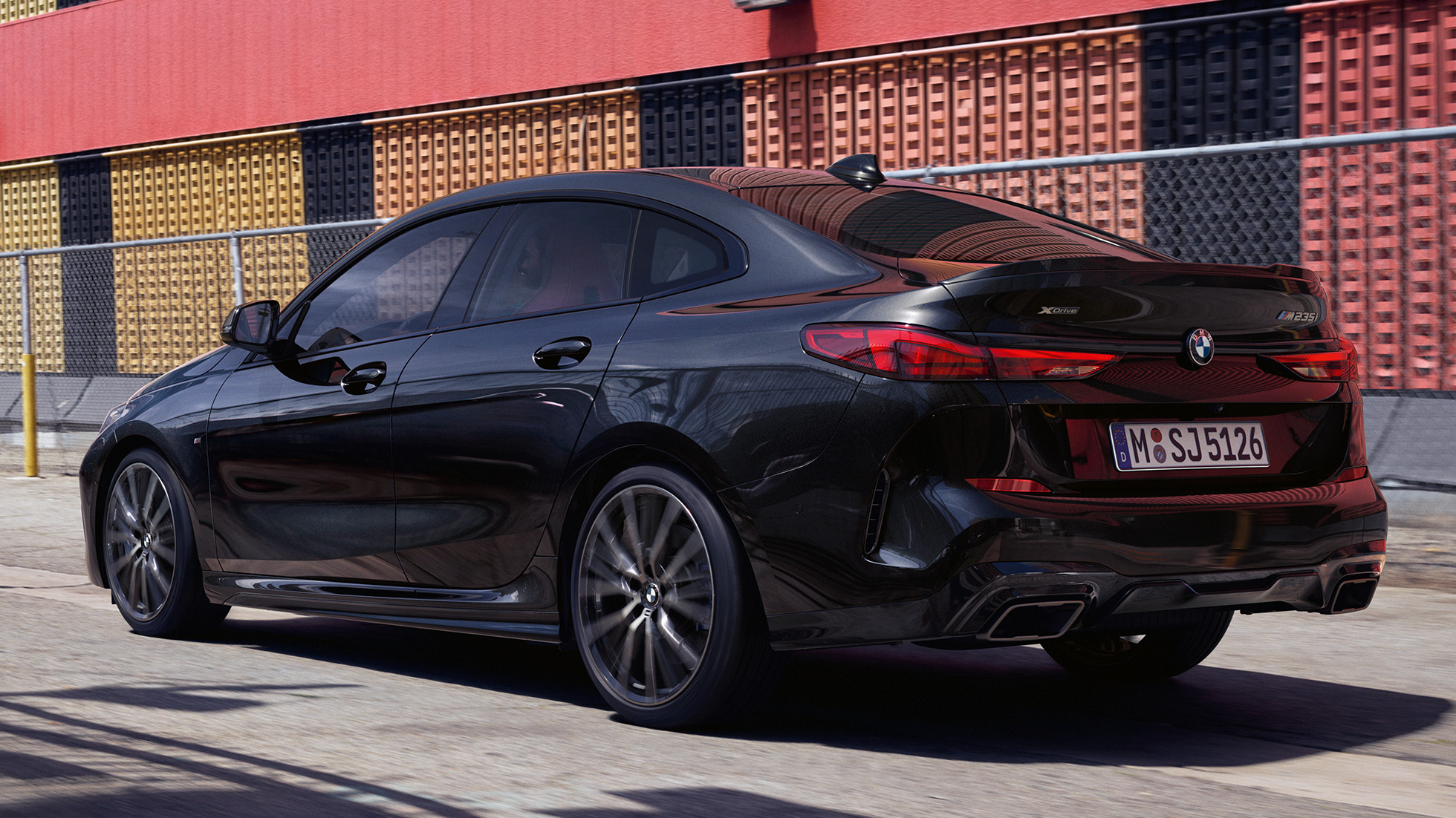 Ligne de coupé, BMW M235i xDrive Gran Coupé Ligne de coupé BMW M235i xDrive Gran Coupé 2020 Black Sapphire metallic F44, vue latérale de trois quarts