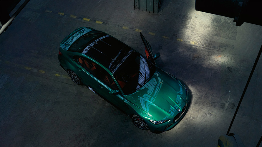 BMW M3 Berline G80 2020 Isle of Man Green métallisé, vue en plongée, toit en carbone