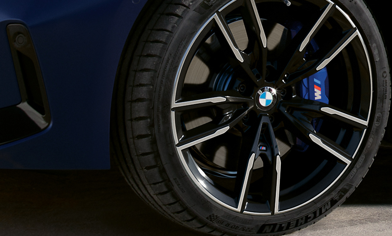 BMW M340i xDrive Touring G21 jantes BMW M 19" en alliage léger vue en gros plan BMW M340i xDrive Touring G21 Frozen Tanzanite Blue jantes BMW M 19" en alliage léger, vue en gros plan