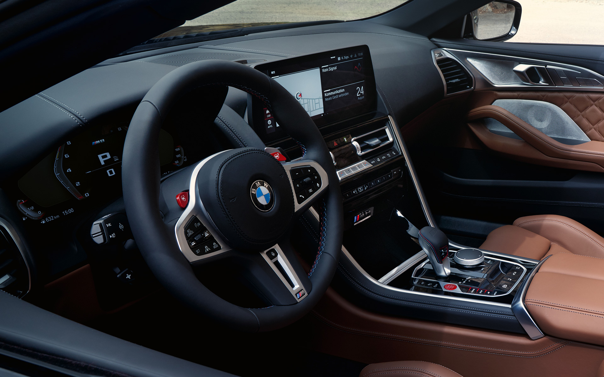 La nouvelle BMW M8 Competition Cabrio F91 LCI restylage 2022 poste de conduite intérieur Poste de conduite de la nouvelle BMW M8 Competition Cabrio F91 LCI restylage 2022