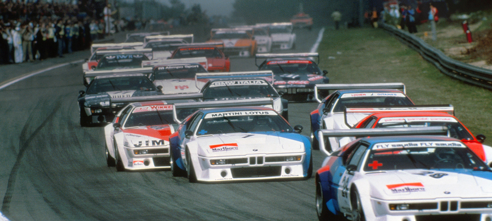 Les véhicules BMW M en mouvement sur des circuits de course Modèles BMW M véhicules BMW M en mouvement sur des circuits de course