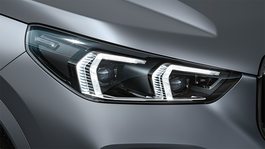 BMW X1 M35i xDrive extérieur détails phares à LED