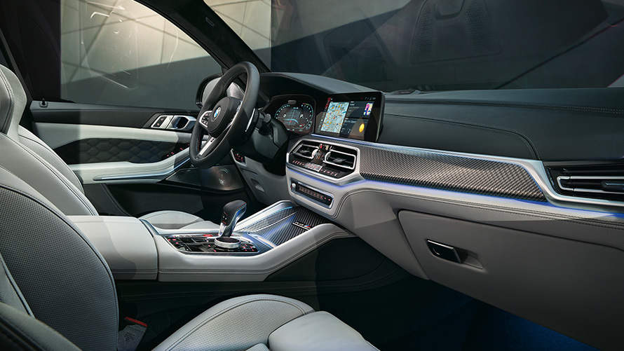 Console centrale de la BMW X5 M Competition avec sélecteur de vitesse M, intérieur F95 2020 SUV