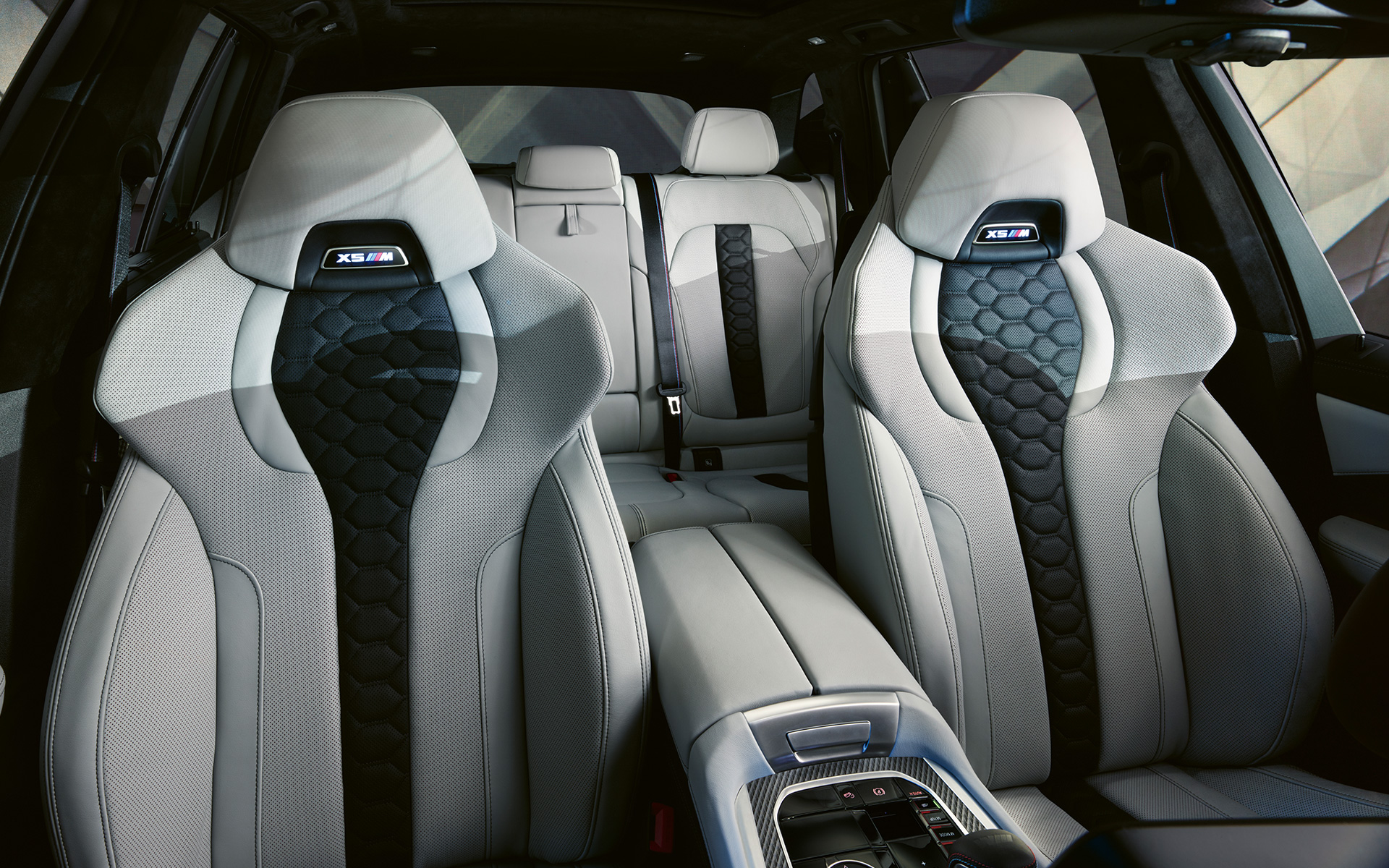 Sièges M multifonctions avec logo X5 M éclairé, BMW X5 M Competition F95 2020 SUV, intérieur