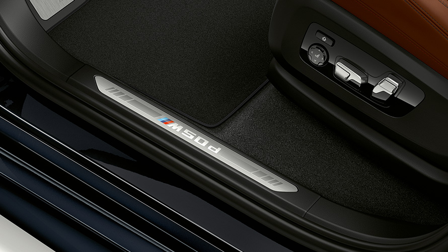 Seuils de porte ornés de l’emblème M, BMW X5 MG05 G05 2018 SUV, intérieur