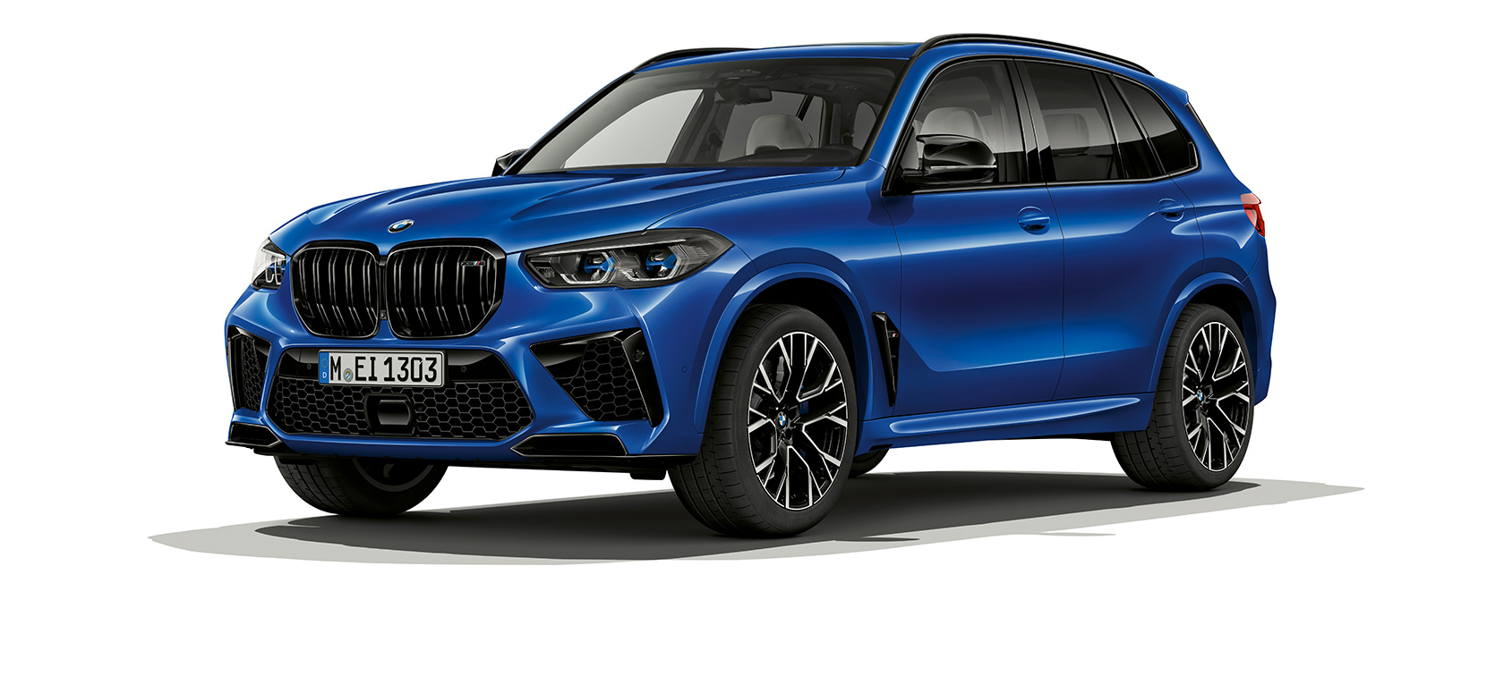BMW X5 M Competition, vue de trois quarts avant F95 BMW X5 M Competition F95 2020 SUV Marina Bay Blau metallic vue de trois quarts avant