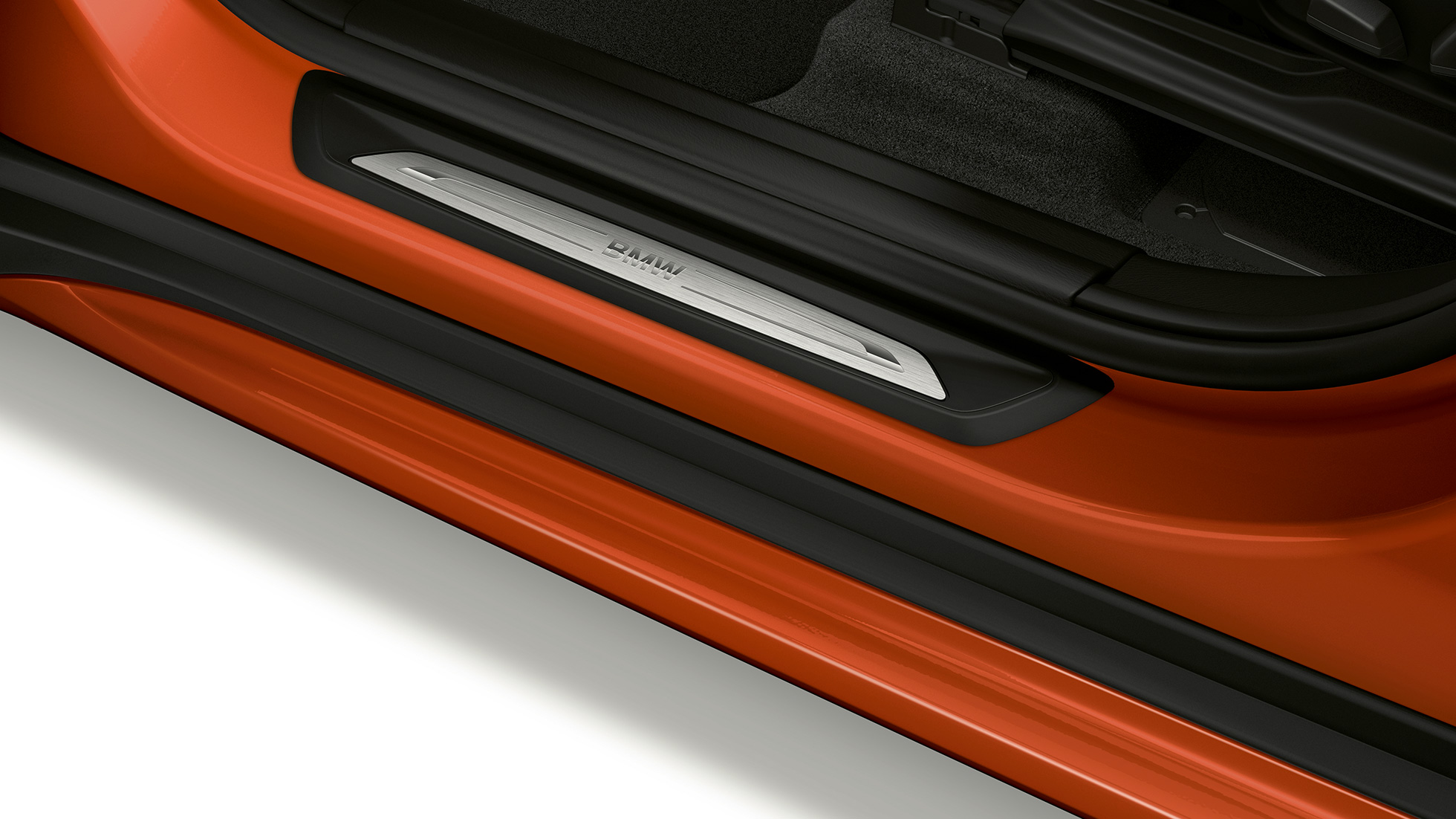 BMW X1, Modèle Sport Line, seuils de porte BMW X1, Modèle Sport Line, vue de profil avec gros plan sur les seuils de porte