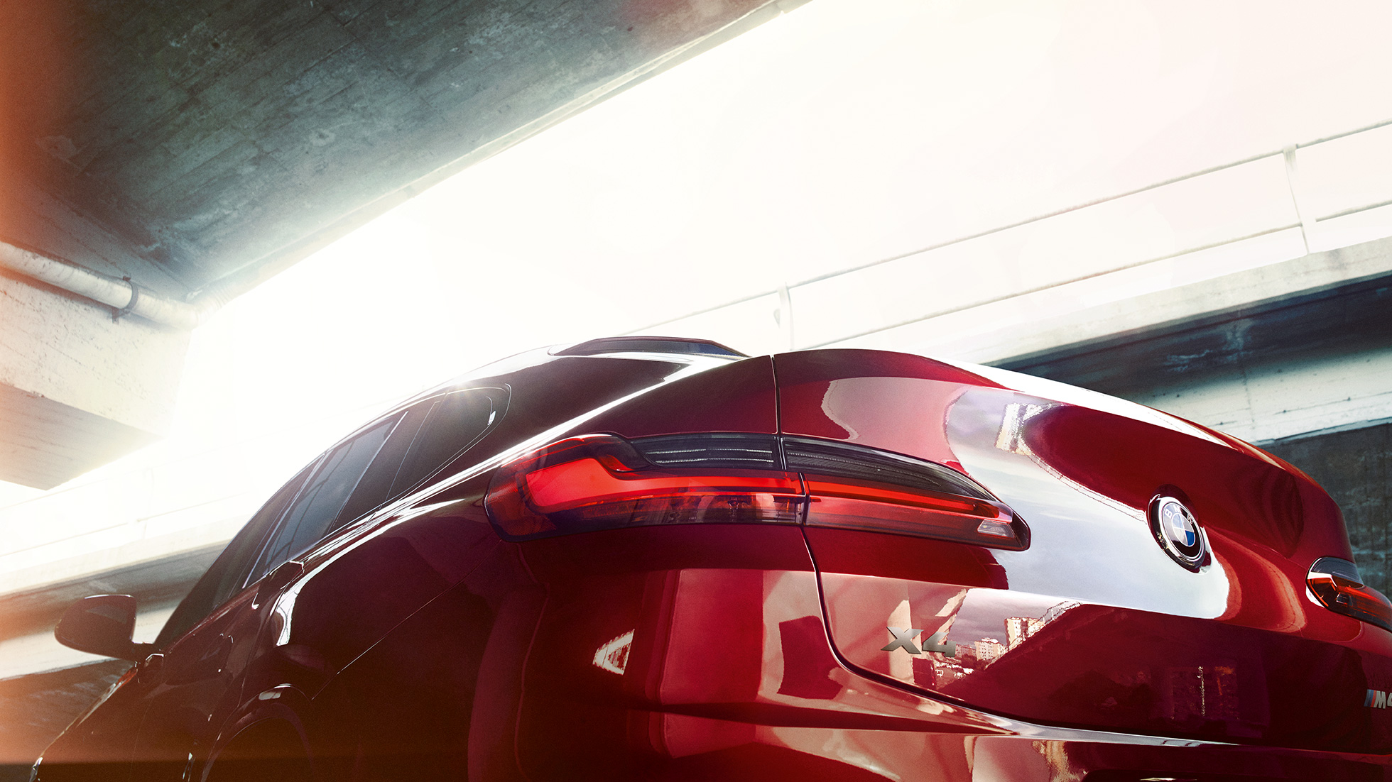 Feux arrière à technologie LED intégrale de la BMW X4 Feux arrière à technologie LED intégrale, BMW X4 M40i G02 2018 en Flamencorot Brillanteffekt Rot