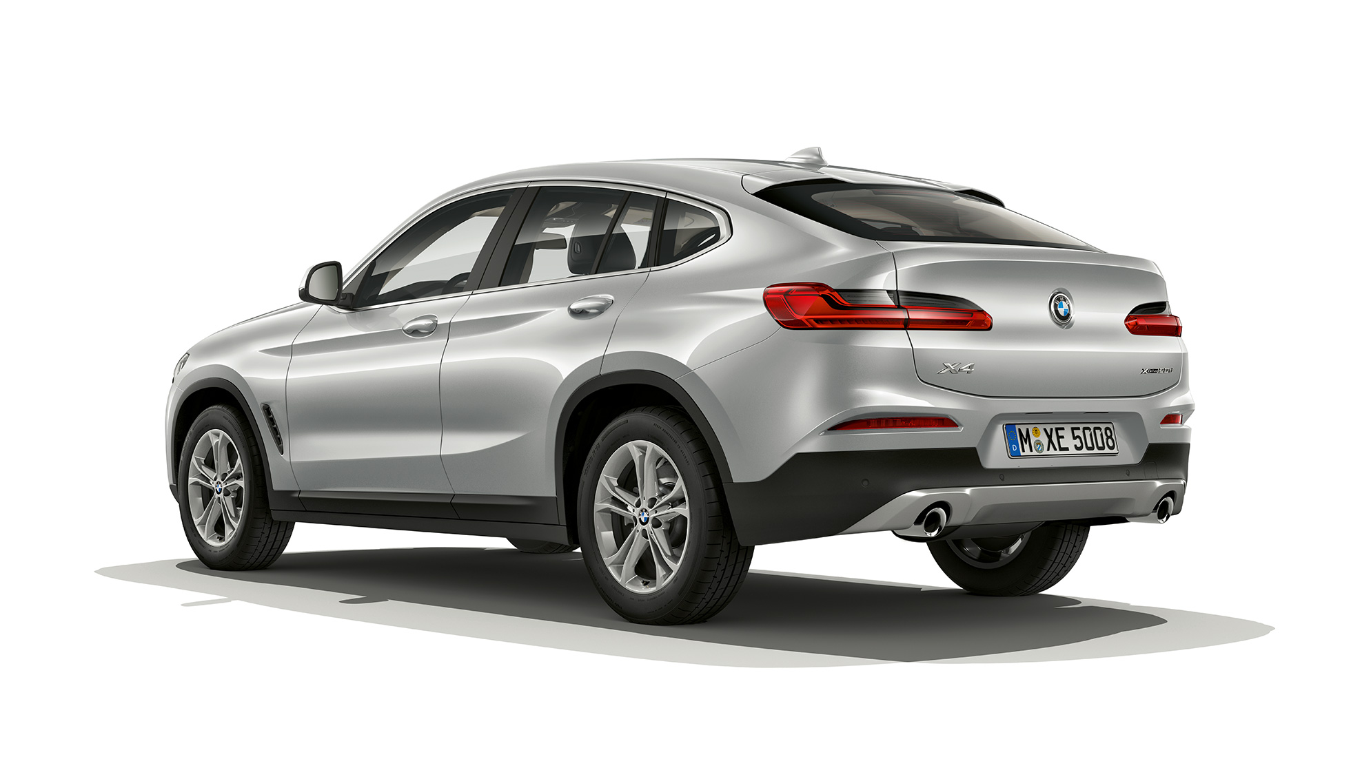 BMW X4 Modèle Advantage vue de trois quarts arrière BMW X4 xDrive20d Modèle Advantage G02 2018 en Glaciersilber vue de trois quarts arrière