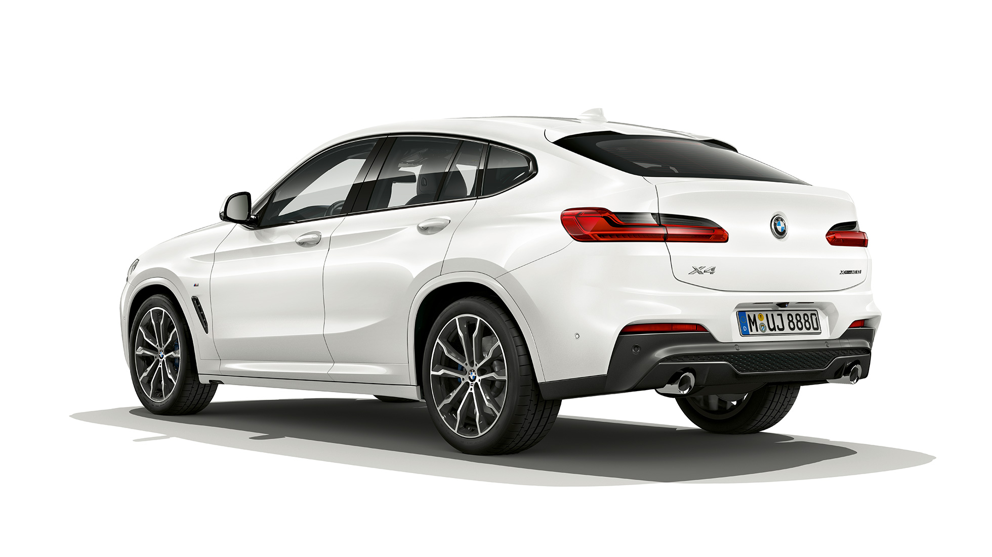 BMW X4 Modèle M Sport, vue de trois quarts arrière BMW X4 xDrive30i Modèle M Sport G02 2018 en Alpinweiß vue de trois quarts arrière