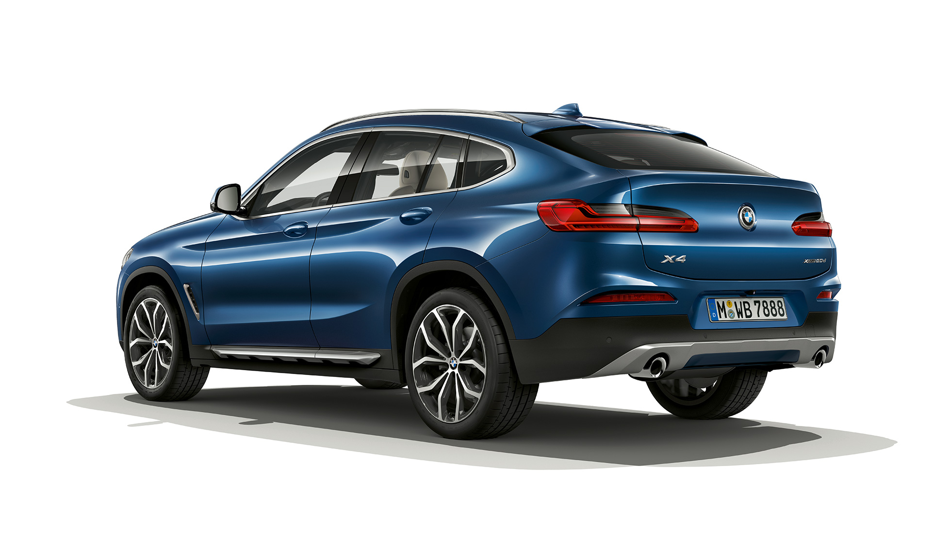 BMW X4 Modèle xLine vue de trois quarts arrière BMW X4 xDrive20d, Modèle xLine G02 2018 en Phytonicblau vue de trois quarts arrière