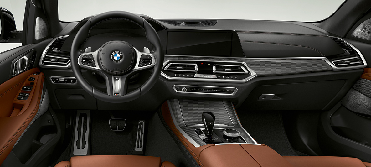 Habitacle de la BMW X5 M50d Habitacle de la BMW X5 M50d avec poste de conduite, tableau de bord et console centrale