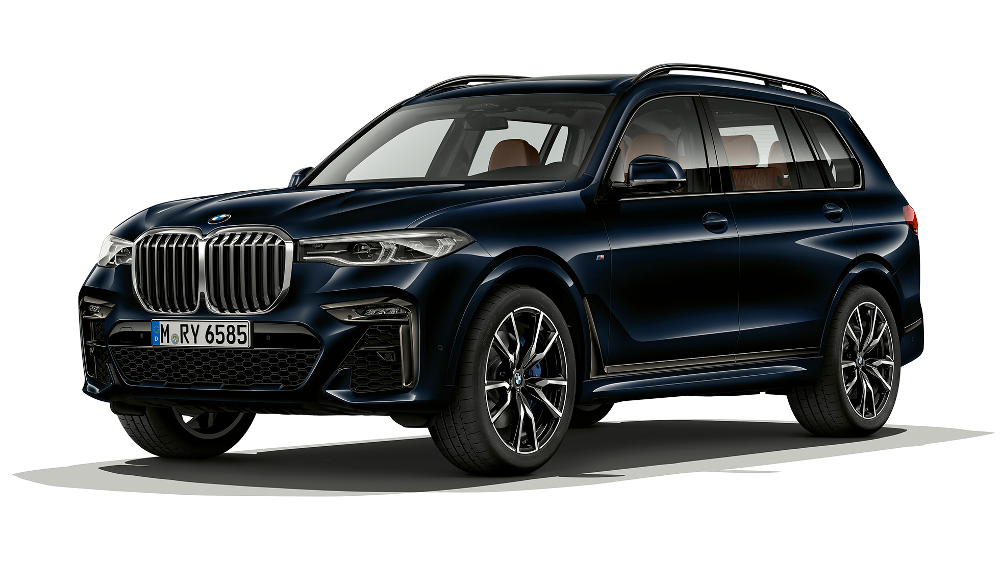 BMW X7 Kit M Sport Vue en studio de trois quarts avant de la BMW X7 en Kit M Sport