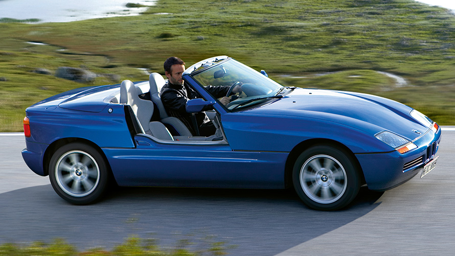 BMW Z1 (E30/Z) vue latérale 7/8 en conduite BMW Z1 (E30/Z) vue latérale 7/8 en conduite