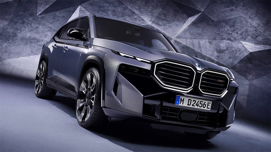 BMW XM G09 2022 BMW Individual Sepia metallic vue de trois quarts avant à l’arrêt