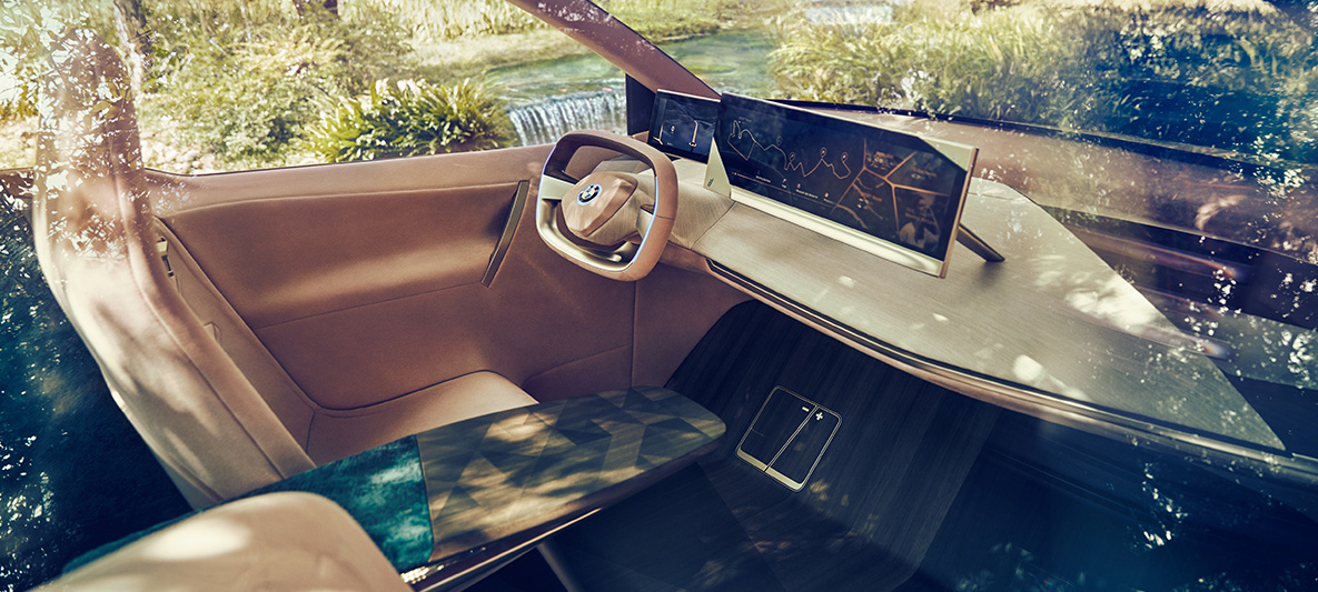 Vue intérieure de la BMW Vision iNEXT Vue intérieure de la BMW Vision iNEXT, place du conducteur et Coffee Table