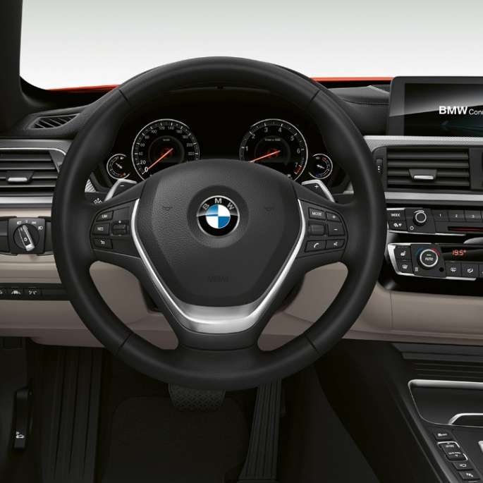 BMW Série 4 Cabrio, Modèle Luxury, poste de conduite BMW Série 4 Cabrio, Modèle Luxury, poste de conduite