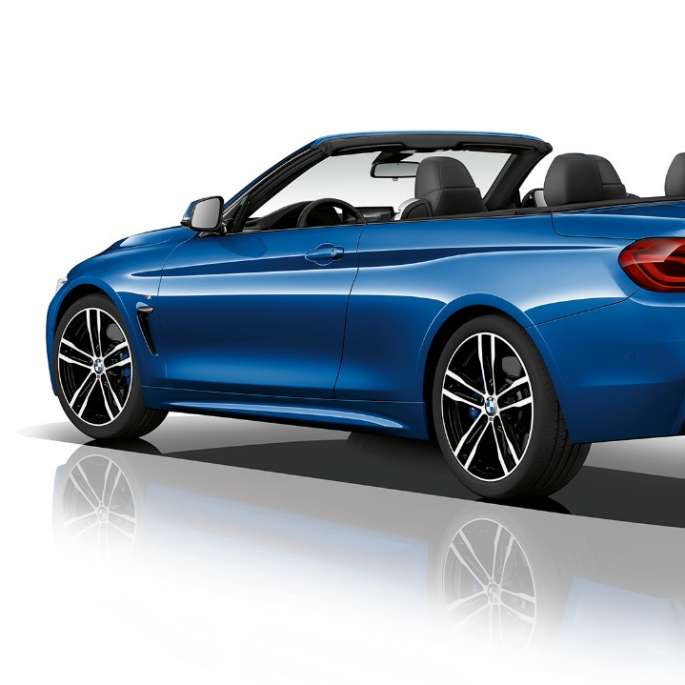 BMW Série 4 Cabrio, Modèle M Sport, vue de trois quarts de la poupe BMW Série 4 Cabrio, Modèle M Sport, vue de trois quarts de la poupe