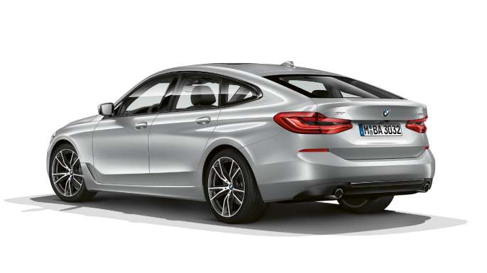 BMW Série 6 Gran Turismo G32 2017 Sport Line Glaciersilber metallic vue de trois quarts arrière