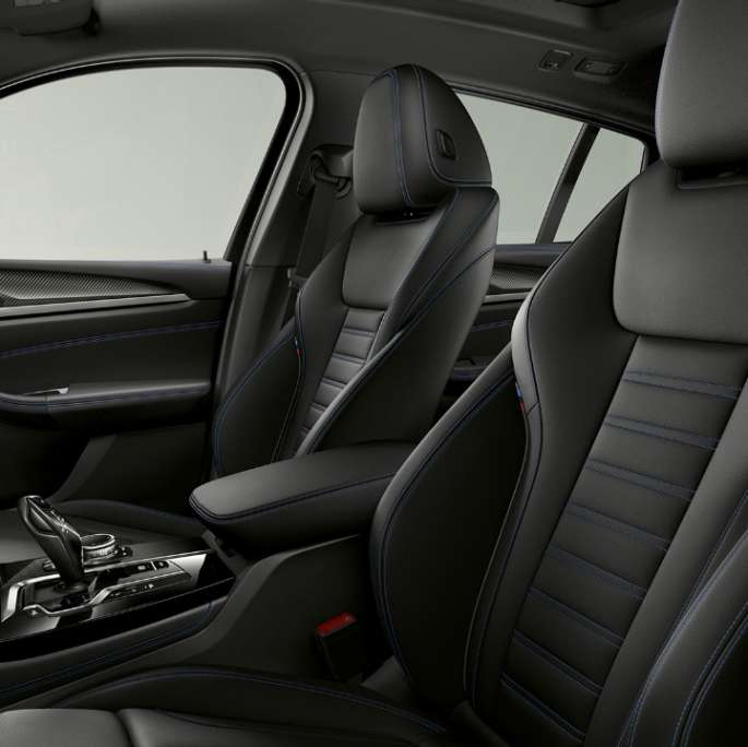 Garnissages de la BMW X4 xDrive30i Modèle M Sport G02 2018 habitacle